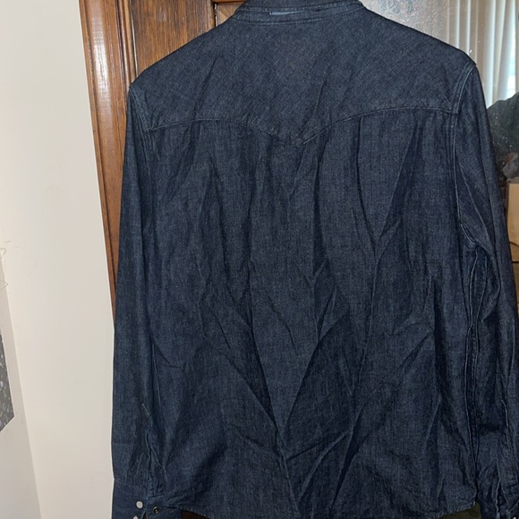 Levi’s Slim Fit Dark Washed Shirt Jacket - Picture 2 of 3